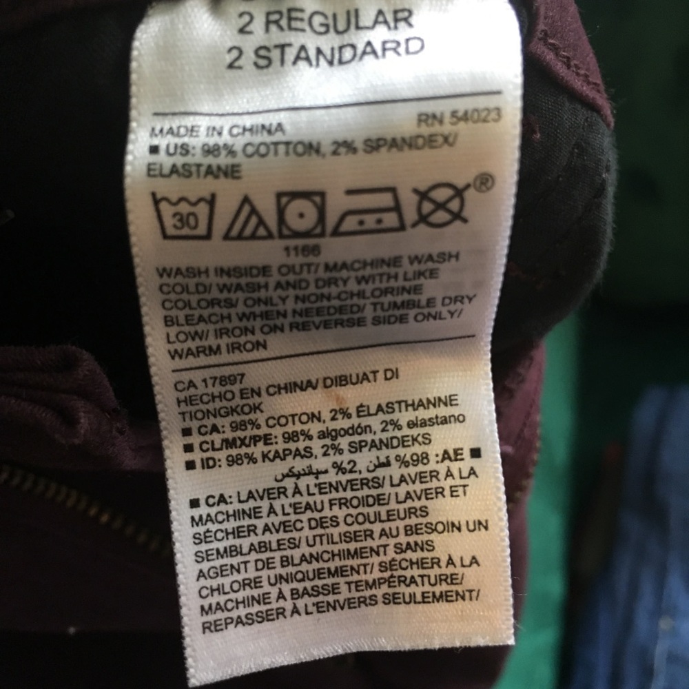 SOLD NWT Old Navy Rockstar Purple Mid-Rise Jeans 2 - Picture 7 of 8